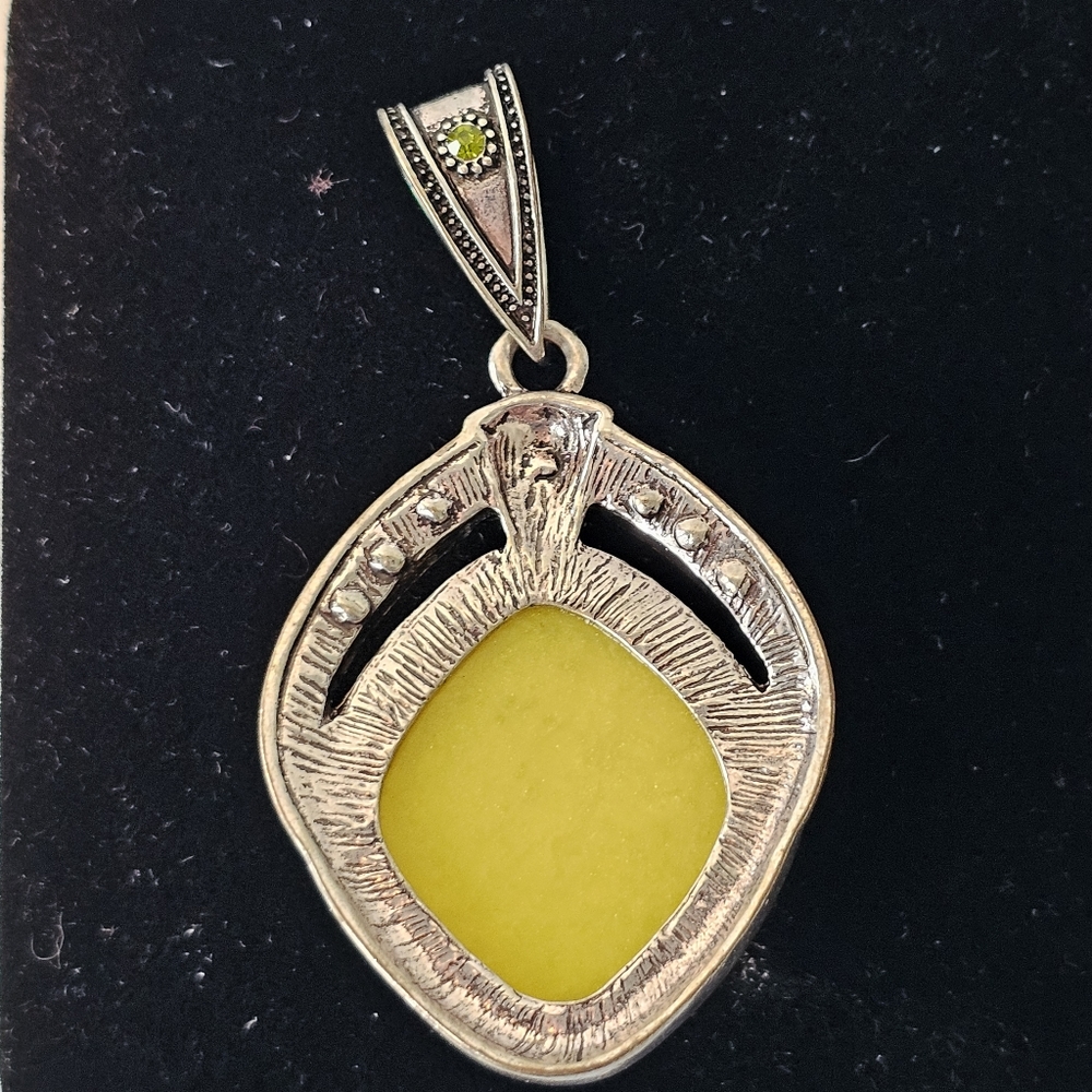 Large Costume Silver Tone Green Rhinestone and Large Green Center Stone Pendant - Picture 2 of 5